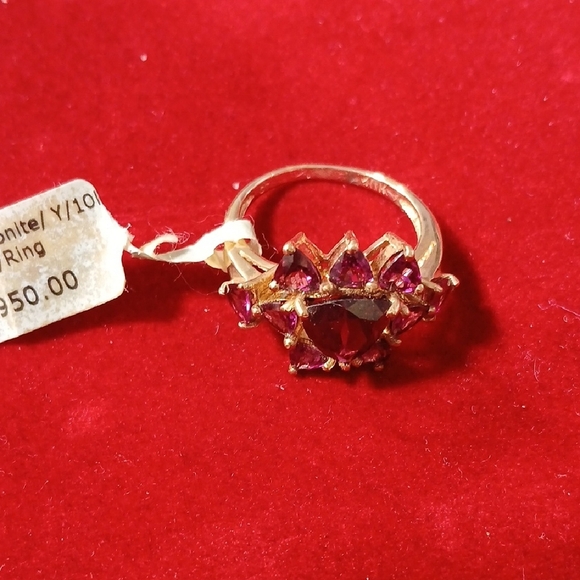 Gold and Red Ring with Cluster Design SZ 7.5 - Picture 6 of 6